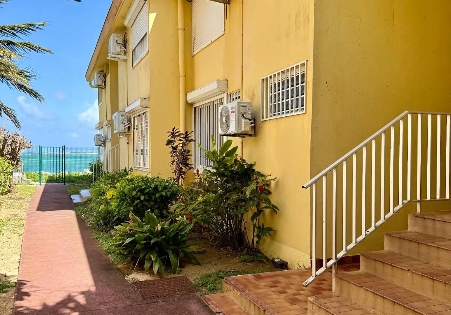 T2 Vue Mer Avec Acces Direct Lagon Et 5 Min Plage Sainte-Anne  Guadeloupe